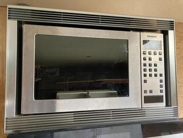 Siemens magnetron inbouw HF24052/01 met ombouwraam beschikbaar voor biedingen