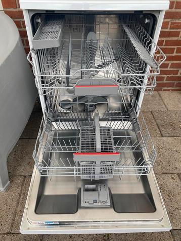 Bosch  excluciv vaatwasser nette staat beschikbaar voor biedingen