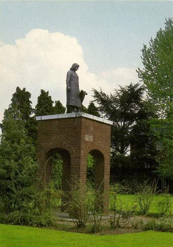 Winterswijk, Vrijheidsbeeld Tante Riek - ongelopen beschikbaar voor biedingen