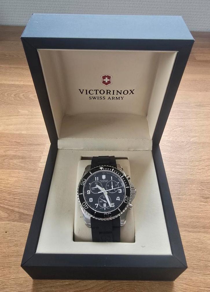 Swiss victorinox men's watch Maverick, Sieraden, Tassen en Uiterlijk, Horloges | Heren, Zo goed als nieuw, Overige merken, Staal
