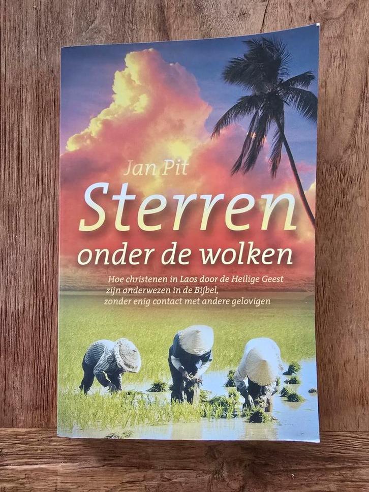 Boek: Sterren onder de wolken; Christenen in Laos, Boeken, Godsdienst en Theologie, Zo goed als nieuw, Christendom | Protestants