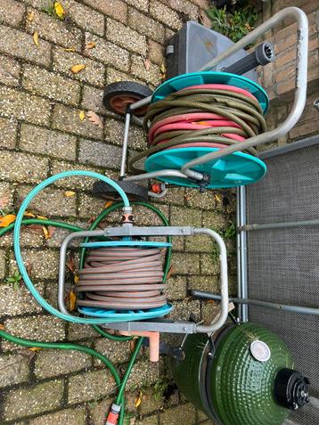 Twee gardena tuinslang haspels beschikbaar voor biedingen