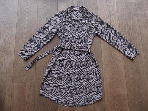 Erg mooie Sweet Jewellery zebra print jurk met riem maat L, Kleding | Dames, Jurken, Zo goed als nieuw, Maat 38/40 (M), Beige