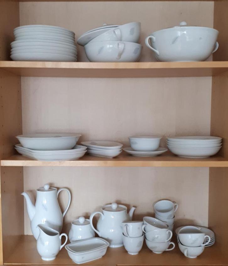 Bellefroid's Wilma met fijn decor, Antiek en Kunst, Antiek | Servies compleet, Ophalen