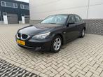 BMW 5-serie E60 520i Facelift – 2008 – APK 1 jaar, Auto's, BMW, 4 cilinders, 1435 kg, Zwart, Handgeschakeld