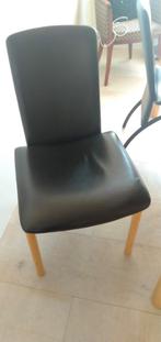 Eetkamerstoelen castelijn. Zwart leer. Essenhout poten., Huis en Inrichting, Stoelen, Ophalen, Gebruikt, Vier