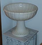 Marmeren Urn, Vaas, Schaal, Bloempot op voet, zwaar en groot, Overige materialen, Overige kleuren, Ophalen of Verzenden, Zo goed als nieuw