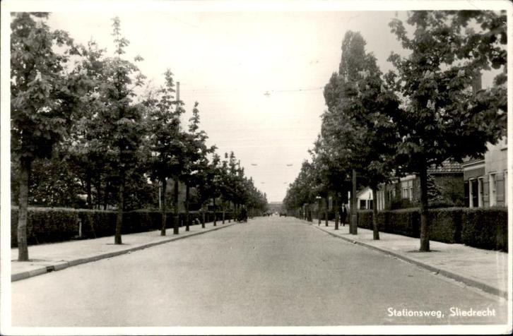Sliedrecht Stationsweg  st 1958, Verzamelen, Ansichtkaarten | Nederland, Gelopen, Zuid-Holland, 1940 tot 1960, Verzenden