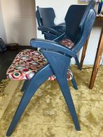 2 Arne Hovmand Olsen stoelen, voorloper van Teefelen, Ophalen