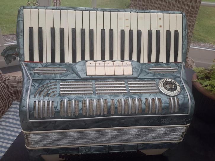 Te koop, Muziek en Instrumenten, Accordeons, Gebruikt, Toetsaccordeon, 80-bas, Overige merken, Met koffer, Met riemen, Ophalen