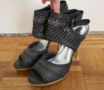 Zwarte pumps studs maat 39 wil_star, Ophalen of Verzenden, Zo goed als nieuw, Zwart
