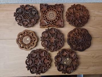 8 vintage houten onderzetters beschikbaar voor biedingen