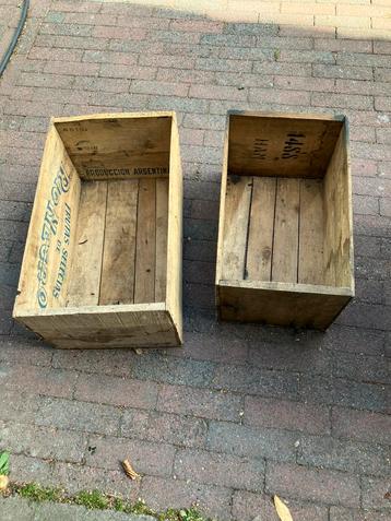 2 oude fruitkistjes beschikbaar voor biedingen