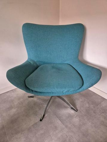 Turquoise fauteuil met draaivoet beschikbaar voor biedingen