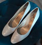 Licht beige pumps Peter Kaiser maat 37.5, Ophalen of Verzenden, Zo goed als nieuw, Beige