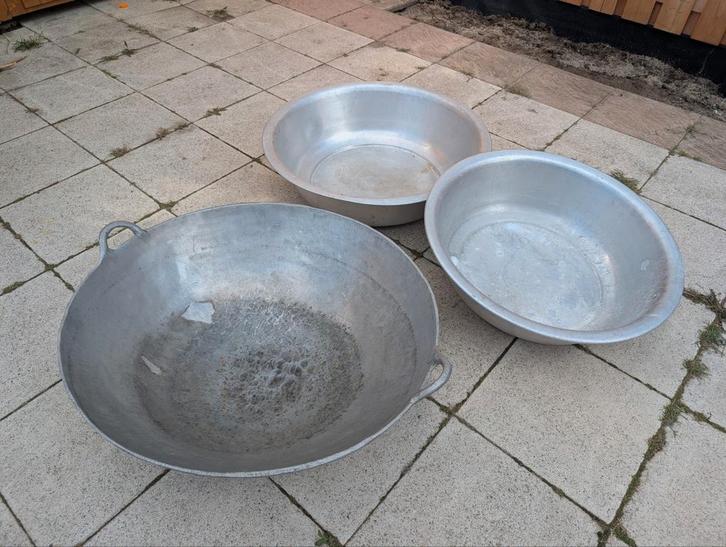 Grote Wokpan voor catering en 2x schalen, Huis en Inrichting, Keuken | Potten en Pannen, Gebruikt, Wok, Ophalen