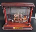 Glazen Santa Maria schip achter glas in houten kistje, Santa Maria, Gevondenengemaakt@gmail.com, Santa Maria, Motorboot of Zeilboot