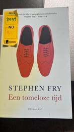 Stephen Fry - Een tomeloze tijd, Stephen Fry, Ophalen of Verzenden, Zo goed als nieuw, Sport