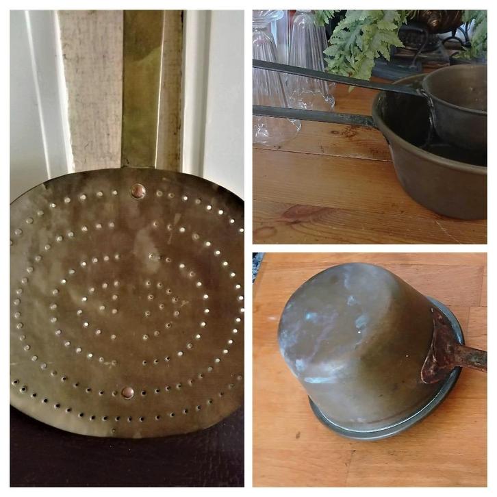 Antiek koper schuimspaan pan lange steel pannetje pootjes, Antiek en Kunst, Curiosa en Brocante, Ophalen of Verzenden