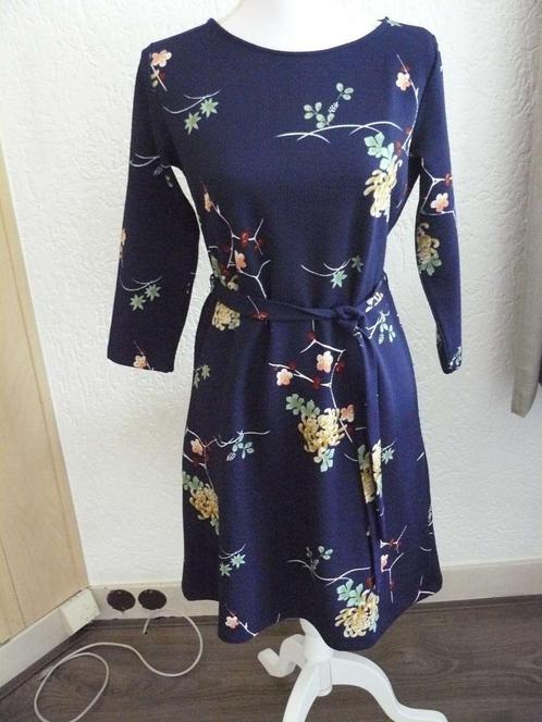 King Louie Zoe jurk maat M., Kleding | Dames, Jurken, Zo goed als nieuw, Maat 38/40 (M), Blauw, Boven de knie, Ophalen of Verzenden