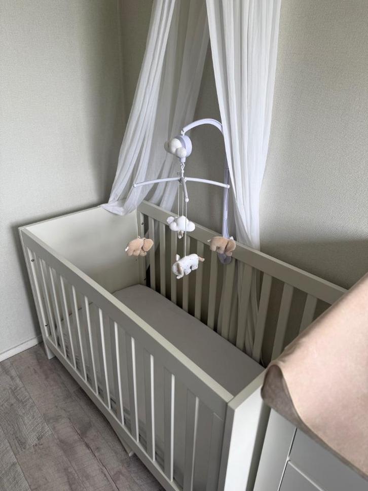 Weinig gebruikte babykamer, Kinderen en Baby's, Kinderkamer | Complete kinderkamers, Zo goed als nieuw, Jongetje of Meisje, Ophalen of Verzenden