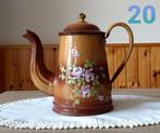 EMAILLE BRUINE KOFFIEPOT MET BLOEM MOTIEF., Antiek en Kunst, Ophalen of Verzenden