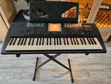 Yamaha PSR-330 Keyboard met Muziek Cartridge & Standaard beschikbaar voor biedingen