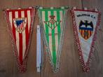 Drie grote Spaanse vaantjes., Verzamelen, Ophalen of Verzenden, Zo goed als nieuw, Buitenlandse clubs