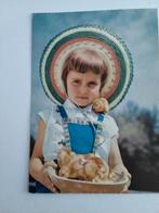 MEISJE MET SCHAAL VOL KUIKENTJES, Ophalen of Verzenden, Voor 1920, Overige thema's