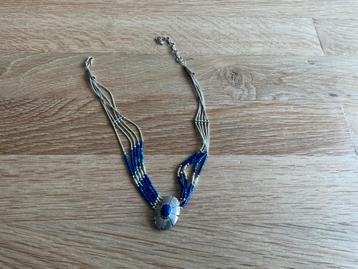 Zilveren ketting met blauwe natuursteen. Sterling gemerkt. beschikbaar voor biedingen
