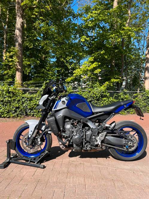 Yamaha MT-09 (2021)Iconblue vol accessoires, Motoren, Motoren | Yamaha, Bedrijf, Naked bike, meer dan 35 kW, 3 cilinders, Motorrijbewijs A