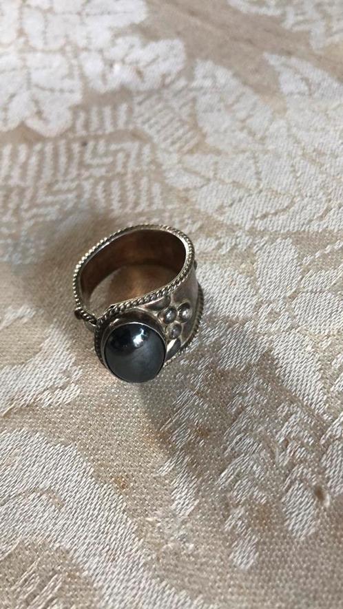 Bazou zilveren ring / verstelbaar, Sieraden, Tassen en Uiterlijk, Ringen, Zo goed als nieuw, Dame, Zilver, Zilver, Ophalen of Verzenden