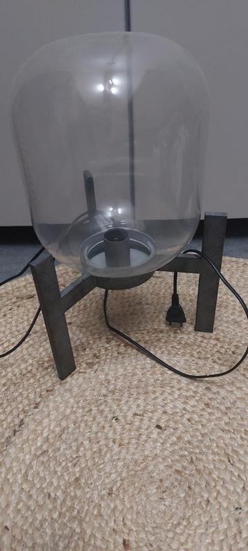 Tafellamp met glas  beschikbaar voor biedingen