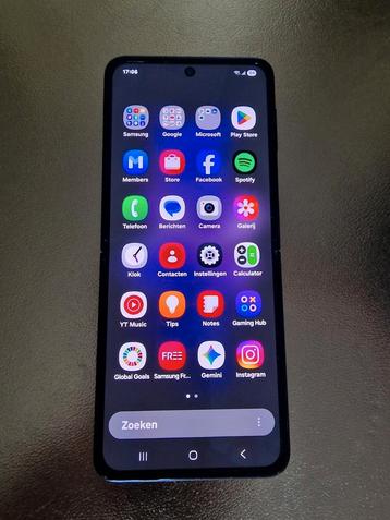 Samsung Galaxy Z Flip 3 - Inklapbaar beschikbaar voor biedingen