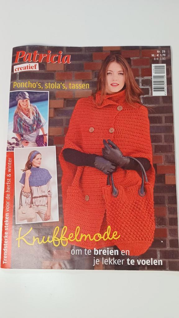 Patricia,  poncho's,  stola's en tassen breien, Hobby en Vrije tijd, Breien en Haken, Zo goed als nieuw, Breien, Patroon of Boek