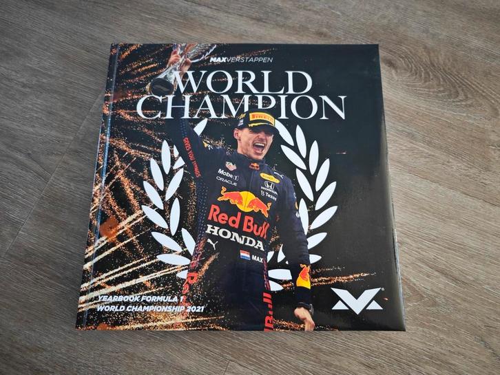 Max Verstappen World Championship 2021 Yearbook Formula 1, Boeken, Sportboeken, Nieuw, Overige sporten, Ophalen of Verzenden