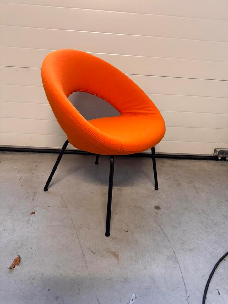 Artifort Nina stoel Rene Holten, Huis en Inrichting, Stoelen, Zo goed als nieuw, Vier, Hout, Kunststof, Metaal, Stof, Overige materialen
