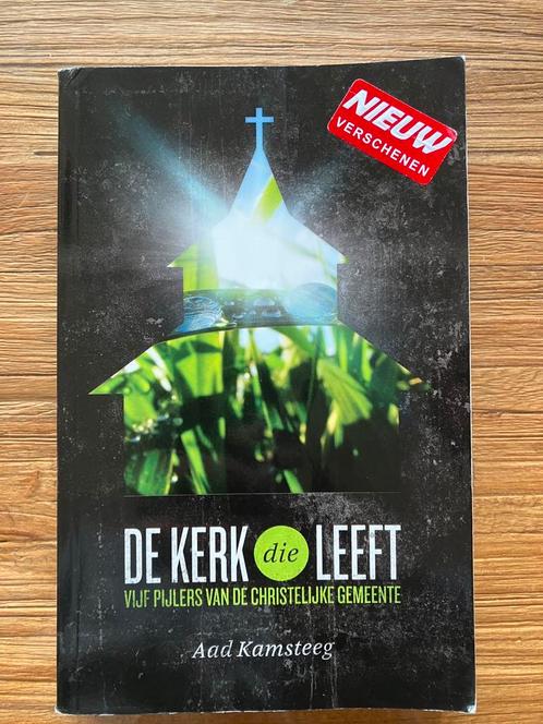 De kerk die leeft - Aad Kamsteeg, Boeken, Godsdienst en Theologie, Gelezen, Christendom | Protestants, Ophalen of Verzenden