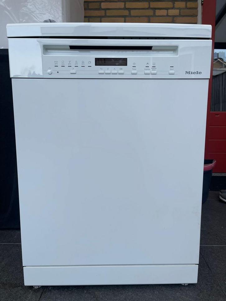 Miele G 7100 SC vaatwasser zeer goede staat, Witgoed en Apparatuur, Vaatwasmachines, Zo goed als nieuw, Vrijstaand, Minder dan 85 cm