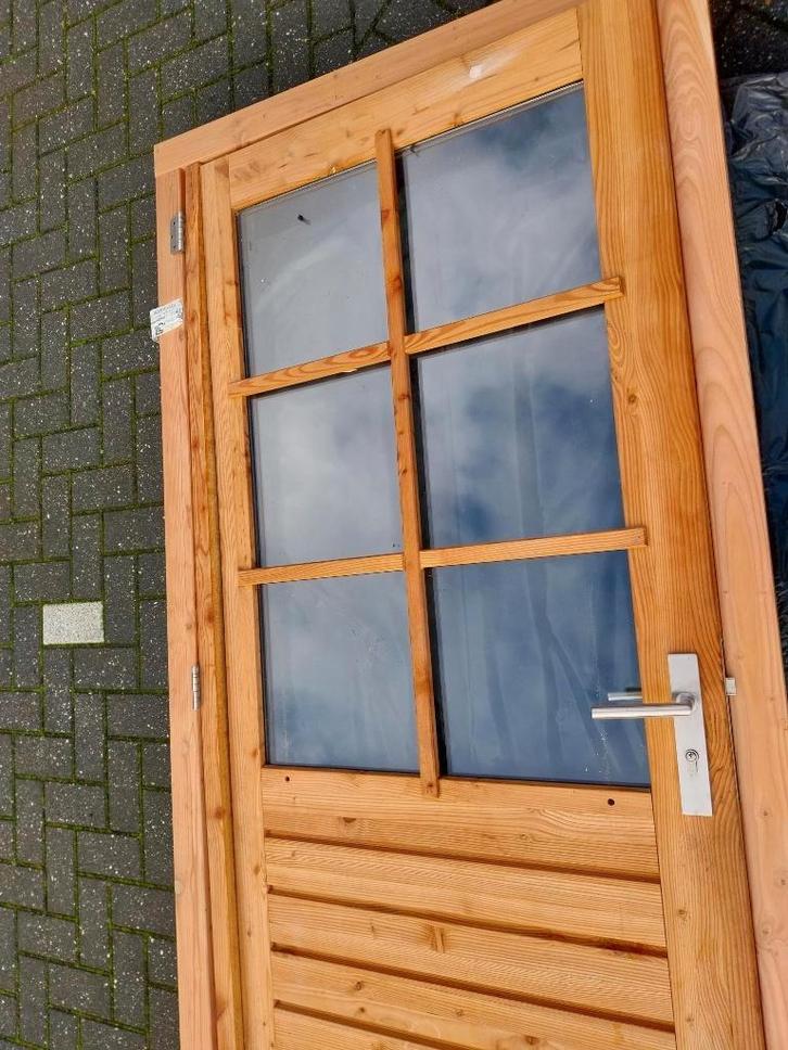 Douglas enkele deur met kozijn, glas en beslag ( B-keus), Tuin en Terras, Overige Tuin en Terras, Gebruikt, Ophalen