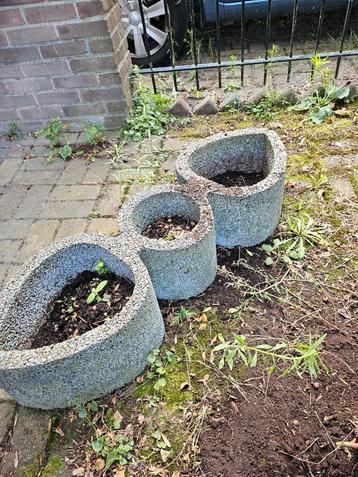 5 stuks bloembakken,plantenbakken,tuinpotten.Gratis ophalen  beschikbaar voor biedingen
