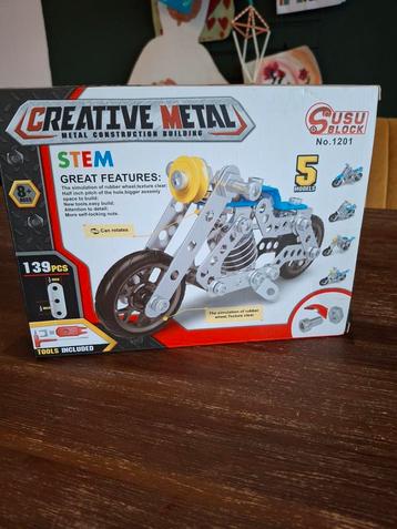 Metalen motor zelf bouwen. Nieuw.  beschikbaar voor biedingen