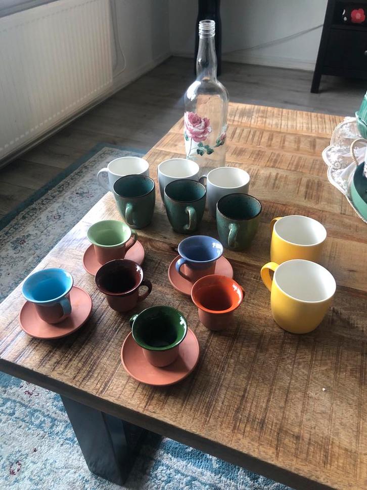 Diverse verzameling kopjes en mokken, Huis en Inrichting, Keuken | Servies, Gebruikt, Kop(pen) en/of Schotel(s), Overige stijlen
