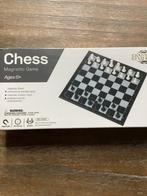 Nieuw Chess Magnetic Game - Leuk voor de donkere dagen!, Hobby en Vrije tijd, Gezelschapsspellen | Bordspellen, Een of twee spelers