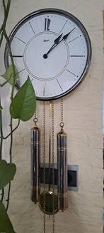 Hangklok Hermle in 2 kleuren metaal, Huis en Inrichting, Ophalen of Verzenden, Nieuw, Wandklok