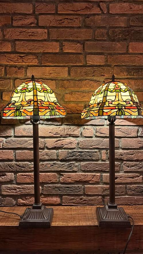 Twee Tiffany stijl lampen, Huis en Inrichting, Lampen | Tafellampen, Zo goed als nieuw, 50 tot 75 cm, Glas, Overige materialen