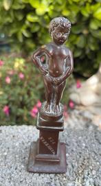 MANNEKEN PIS BEELDJE, Ophalen