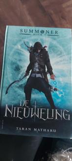 Summoner: De Nieuweling - Taran Matharu, Ophalen of Verzenden, Gelezen, Taran Matharu