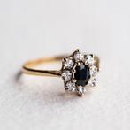 Vintage 9K gouden cluster ring met saffier & CZ 17,5, Ophalen of Verzenden, Zo goed als nieuw, 17 tot 18, Met edelsteen