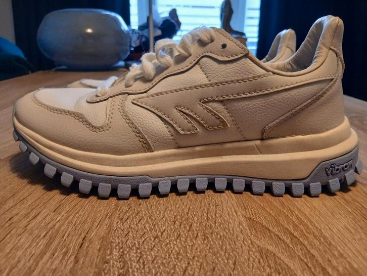 Sneakers van Hi-tec,maat 37.., Kleding | Dames, Schoenen, Zo goed als nieuw, Sneakers of Gympen, Wit, Ophalen of Verzenden
